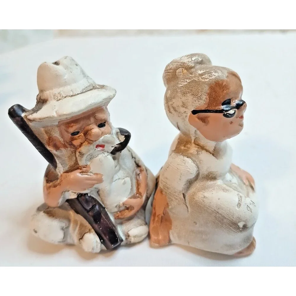 Vintage Hand Painted Old Hillbilly Folk Man & Woman Salt & Pepper Shakers Set
